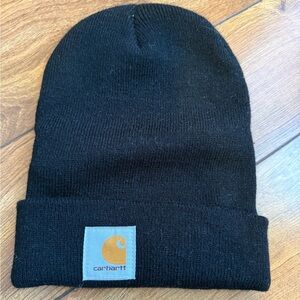 Black carhartt beanie